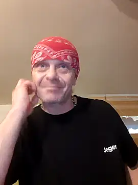 Snapshot of Kuba_Gd chatting on February 27, 2025, 12:45 pm Kuba Gd online show from February 27, 2025, 12:45 pm