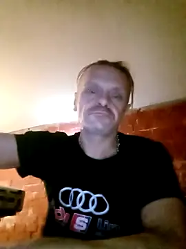 Snapshot of Kuba_Gd chatting on October 2, 2025, 10:35 pm Kuba Gd online show from October 2, 2025, 10:35 pm