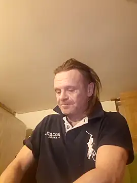 Snapshot of Kuba_Gd chatting on February 25, 2025, 2:03 am Kuba Gd online show from February 25, 2025, 2:03 am