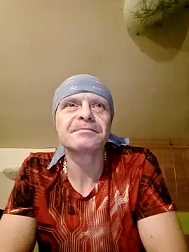 Snapshot of Kuba_Gd chatting on March 4, 2025, 11:43 pm Kuba Gd online show from March 4, 2025, 11:43 pm