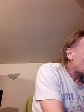 Snapshot of Kuba_Gd chatting on March 17, 2025, 3:03 am Kuba Gd online show from March 17, 2025, 3:03 am