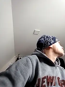 Kuba Gd online show from April 17, 2026, 12:41 pm