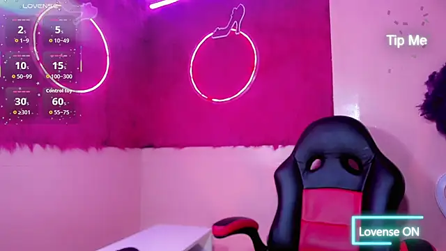 Snapshot of Madiso_Santiel chatting on September 10, 2025, 7:24 pm Madiso Santiel online show from September 10, 2025, 7:24 pm