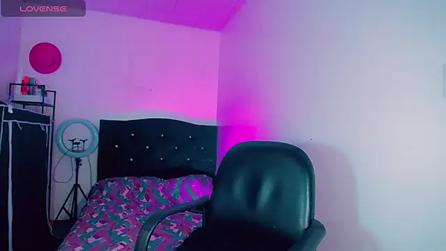 Snapshot of Madiso_Santiel chatting on October 6, 2025, 7:03 pm Madiso Santiel online show from October 6, 2025, 7:03 pm