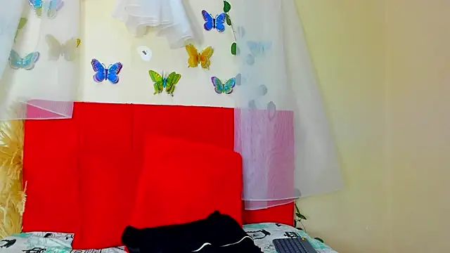 Snapshot of camila_collins7 chatting on October 10, 2025, 12:28 pm camila collins7 online show from October 10, 2025, 12:28 pm