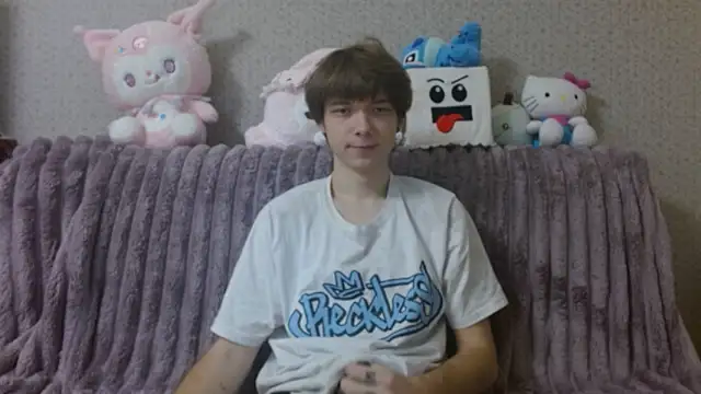 Snapshot of hilt_on_ chatting on October 27, 2025, 8:15 am hilt on online show from October 27, 2025, 8:15 am