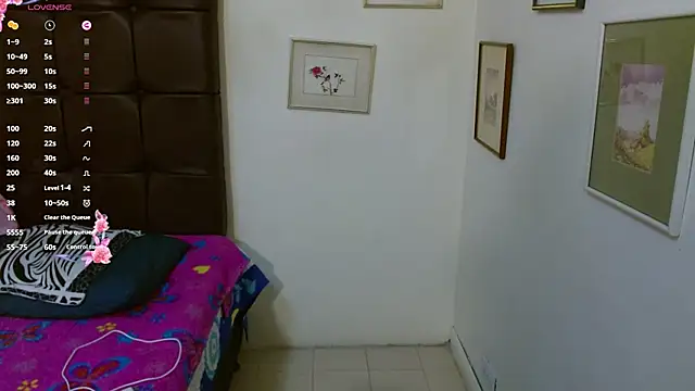 juliana soto1 online show from November 15, 2025, 12:42 pm