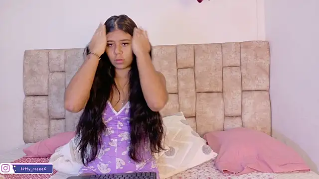 Snapshot of Kitty_Rose__ chatting on October 17, 2025, 11:56 am Kitty Rose online show from October 17, 2025, 11:56 am