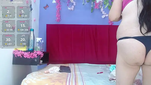 andrealopezcm101 online show from September 17, 2025, 11:12 am