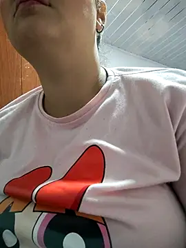 Freyacooper online show from October 18, 2025, 2:46 am