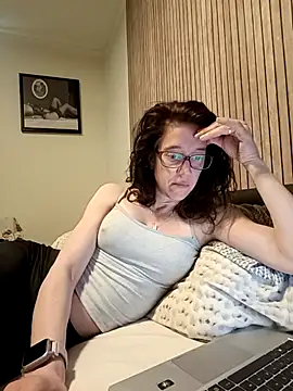 JezebelDutch online show from April 14, 2026, 10:42 am