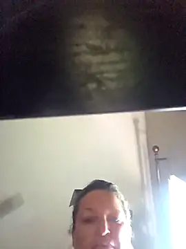 Calimarina online show from November 5, 2025, 5:27 pm