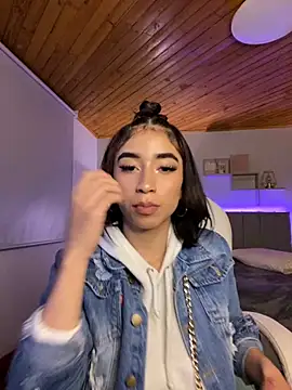 Emma pink10 online show from September 21, 2025, 3:11 am