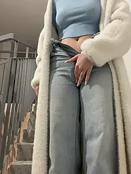 Snapshot of Cumonmme chatting on February 9, 2026, 8:40 pm Cumonmme online show from February 9, 2026, 8:40 pm