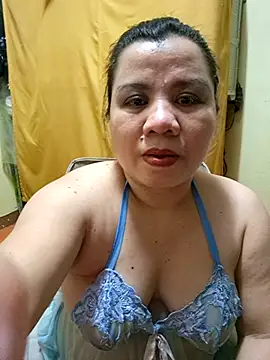 hotlyn45 online show from September 27, 2025, 12:11 pm