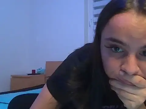 callmemarii online show from November 23, 2025, 6:40 pm