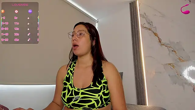 valentinamarval online show from October 2, 2025, 2:42 pm