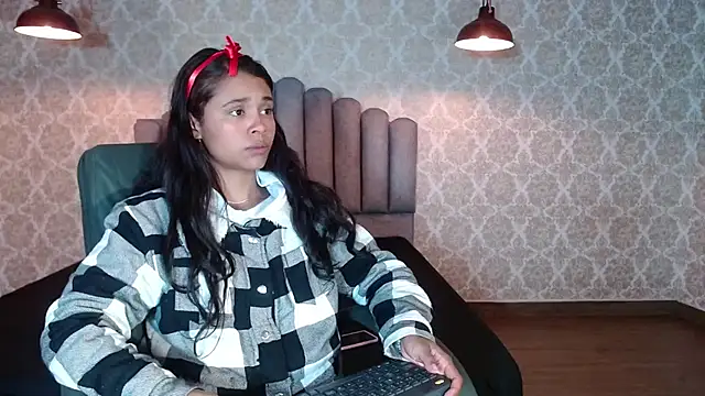 Kristall 06 online show from October 18, 2025, 2:13 am