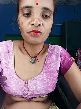 Hotwera online show from October 7, 2025, 8:43 pm