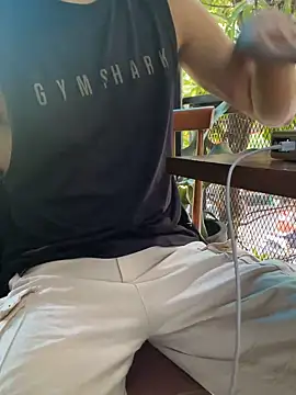 anhkiet huang online show from December 17, 2025, 4:50 am