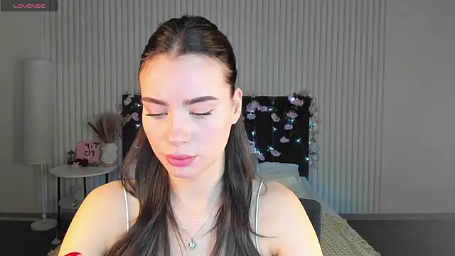 Ameli Povilain online show from December 22, 2025, 3:39 am