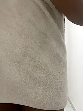 Katianesantos online show from November 14, 2025, 8:18 am