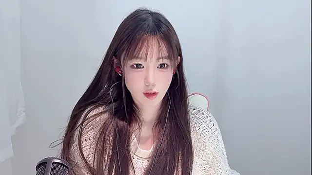 Snapshot of Xiao-runbao chatting on October 23, 2025, 2:05 pm Xiao-runbao online show from October 23, 2025, 2:05 pm