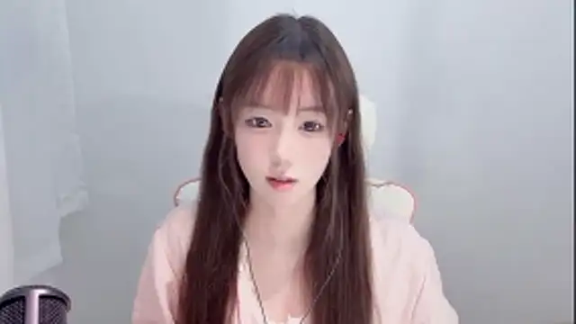 Snapshot of Xiao-runbao chatting on October 21, 2025, 1:21 pm Xiao-runbao online show from October 21, 2025, 1:21 pm