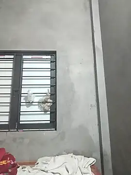 kute-00 online show from December 2, 2025, 1:57 pm