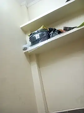 Shikha-mehra7 online show from November 19, 2025, 9:04 pm