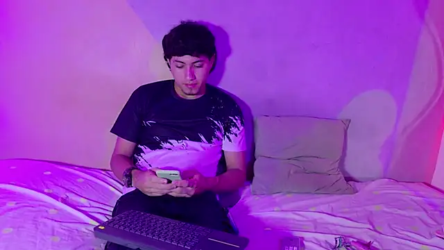 Laura and Kevin online show from September 22, 2025, 2:34 pm