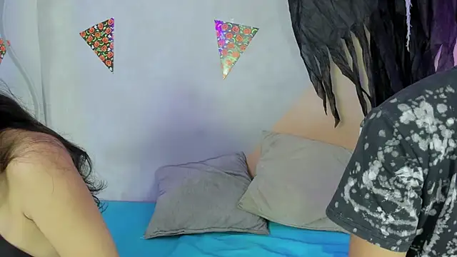 Laura and Kevin online show from November 3, 2025, 1:26 pm