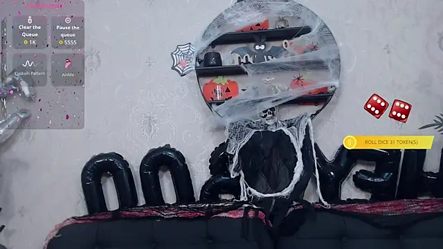 AnaysDivine online show from October 27, 2025, 4:02 am