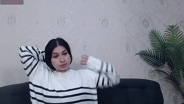 AnaysDivine online show from October 9, 2025, 2:56 am