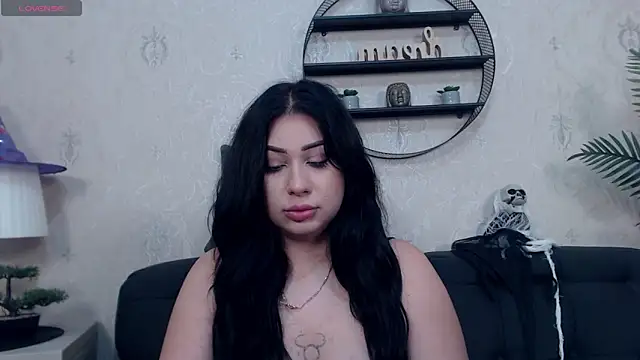 AnaysDivine online show from October 18, 2025, 2:57 am