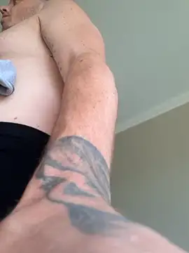 macmaddy8989 online show from December 14, 2025, 3:06 pm