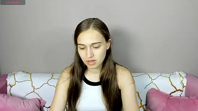 Alisa  Kelly online show from September 28, 2025, 1:01 am