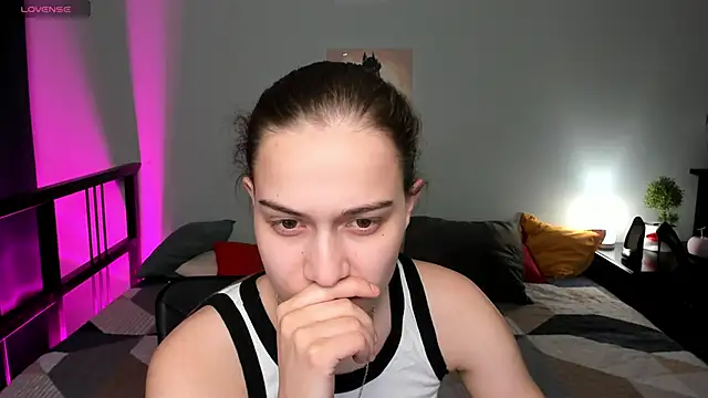 Alisa  Kelly online show from October 26, 2025, 12:33 am