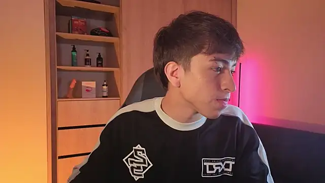 onlinenico online show from November 11, 2025, 11:09 pm