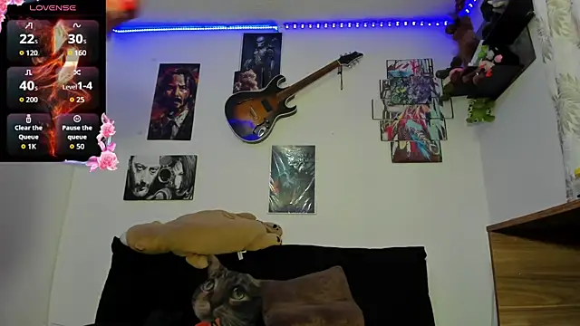 moonligth18 online show from February 23, 2026, 10:32 pm