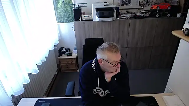 randyandy67 online show from March 18, 2026, 8:17 am