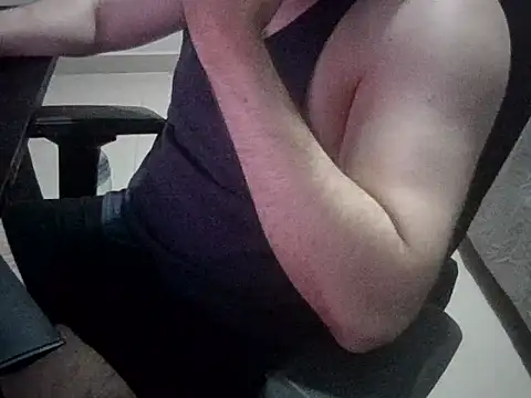 Snapshot of rivwork chatting on November 4, 2025, 8:40 am rivwork online show from November 4, 2025, 8:40 am