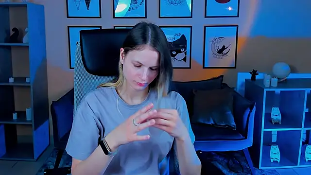 Carrie Rose online show from October 13, 2025, 4:14 am