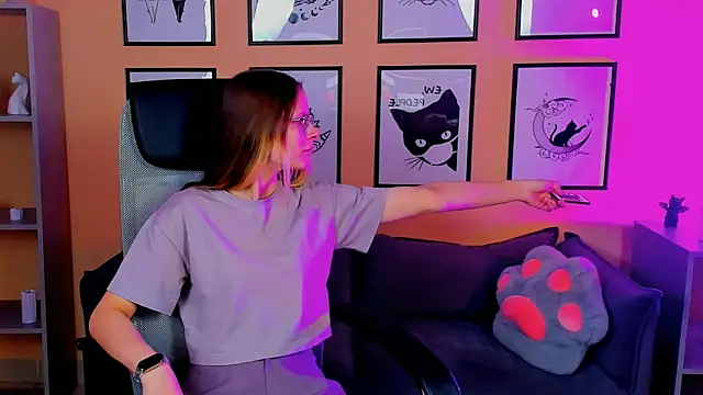 Carrie Rose online show from October 9, 2025, 4:13 am