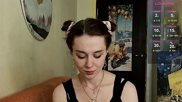 Snapshot of SkyHelen chatting on June 8, 2026, 10:27 am SkyHelen online show from June 8, 2026, 10:27 am