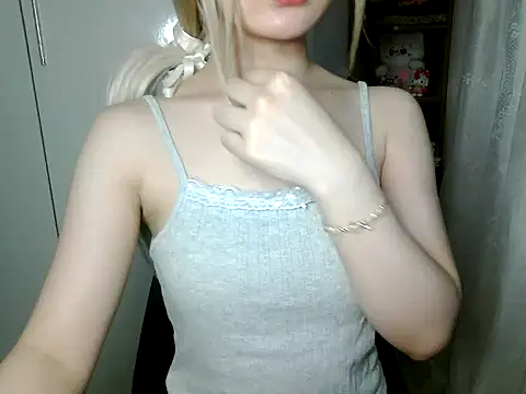 Annabelle-e online show from April 9, 2026, 6:58 pm