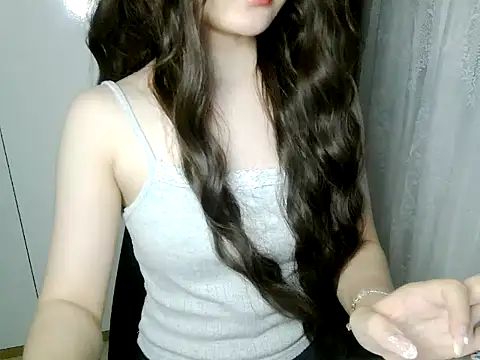 Snapshot of Annabelle-e chatting on May 25, 2026, 6:06 pm Annabelle-e online show from May 25, 2026, 6:06 pm