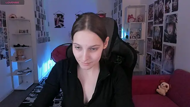 JenniferKiim online show from January 8, 2026, 12:33 pm