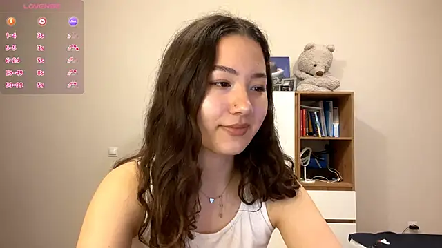 Snapshot of Sakuravice chatting on November 18, 2025, 3:15 pm Sakuravice online show from November 18, 2025, 3:15 pm