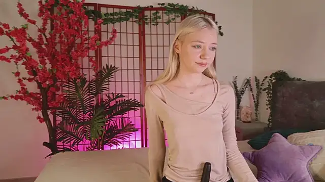 NyxBlonde online show from November 16, 2025, 1:27 pm